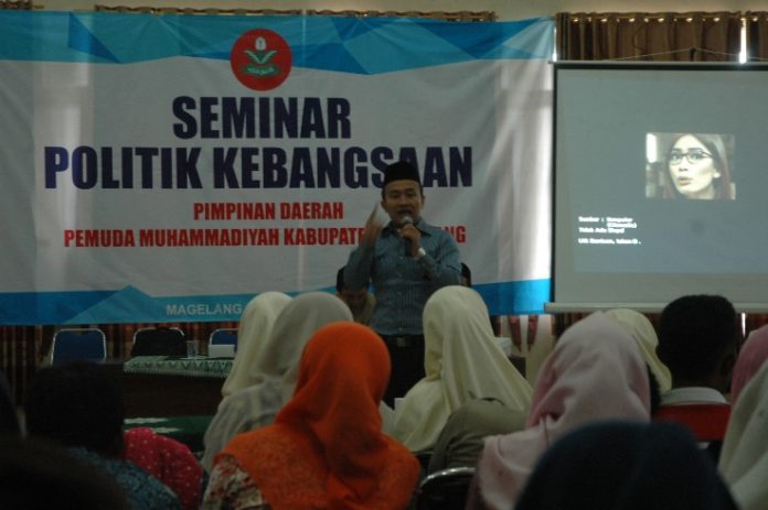 3110-seminar-politik-1