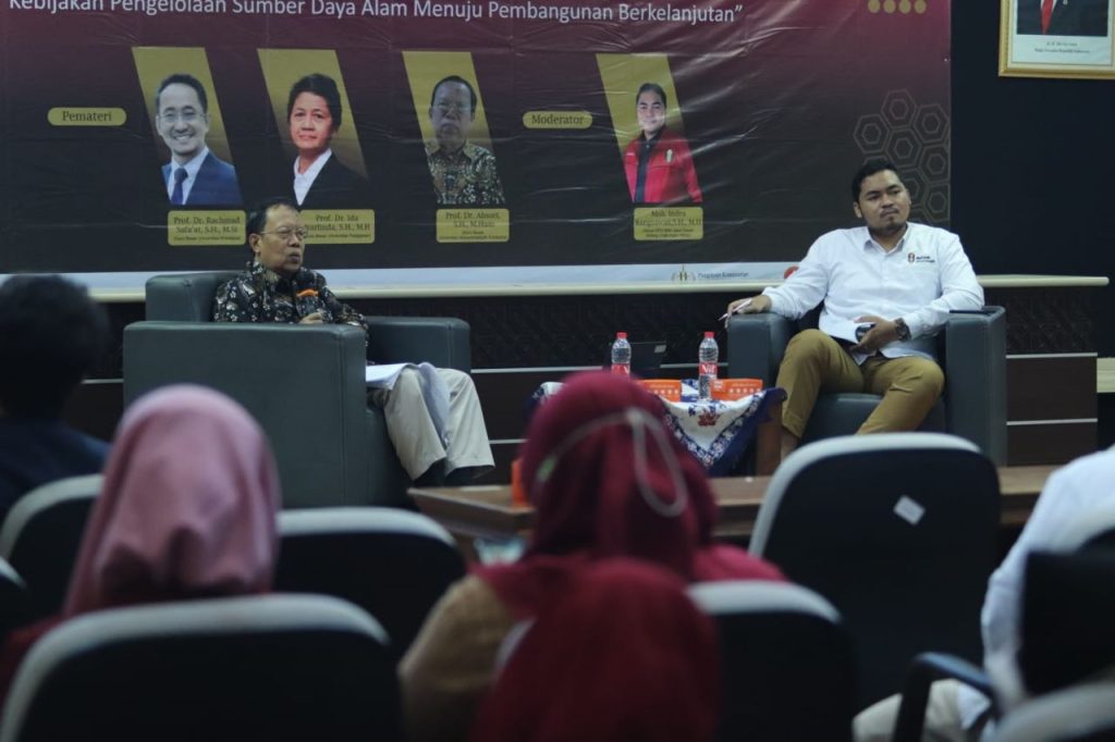 Studium General Program Doktor Ilmu Hukum Ums Bahas Uu Ciptaker Dengan