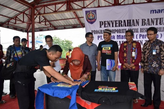 1211-beri-bantuan