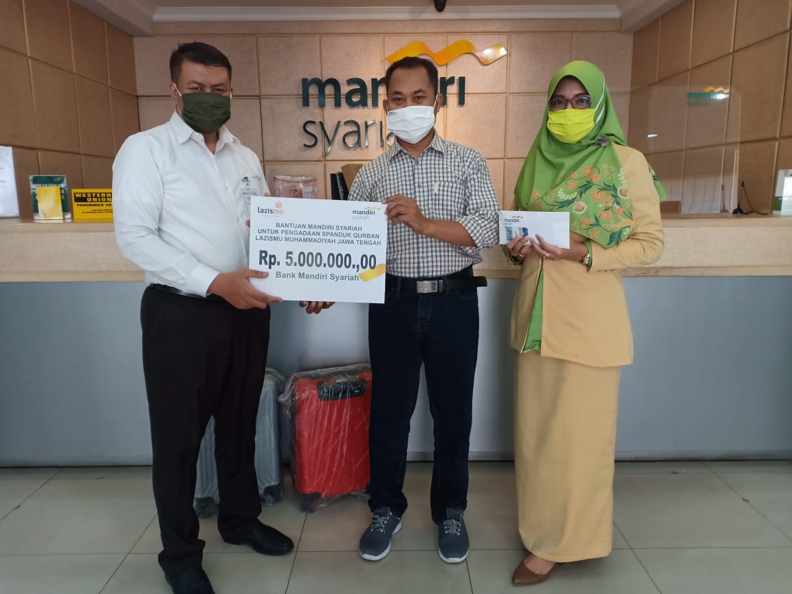 Serah Terima Bantuan Publikasi Kurban Bank Syariah Mandiri - LazisMu. Jawa Tengah