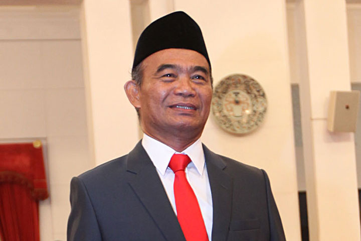 Muhajir Effendy - Menteri Koordinator Bidang Pembangunan Manusia dan Kebudayaan Indonesia (Menko PMK)
