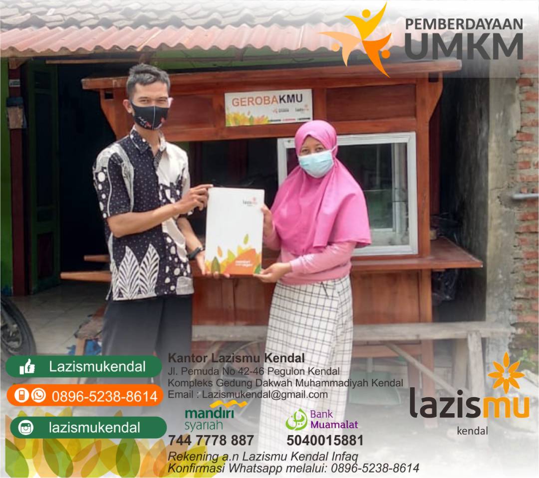 Lazismu Kendal Berikan Bantuan Modal Usaha untuk Bu Tri Penjual Sate