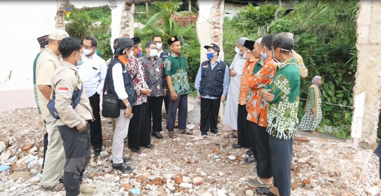 Rusak Parah MTs Muhammadiyah Plompong Hentikan Aktifitas Sekolah