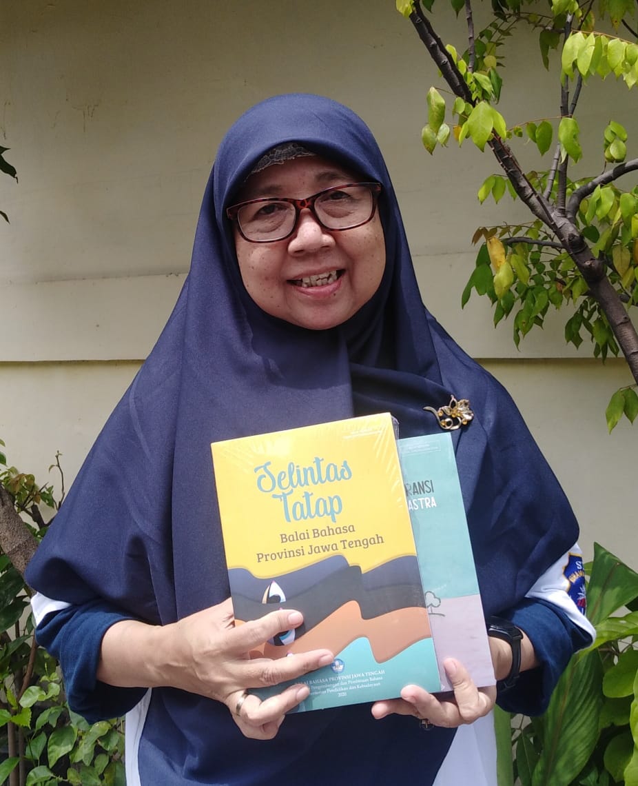 Dalam Satu Bulan, Novi Guru SD Muhammadiyah Ketelan dapat Tiga Penghargaan Menulis