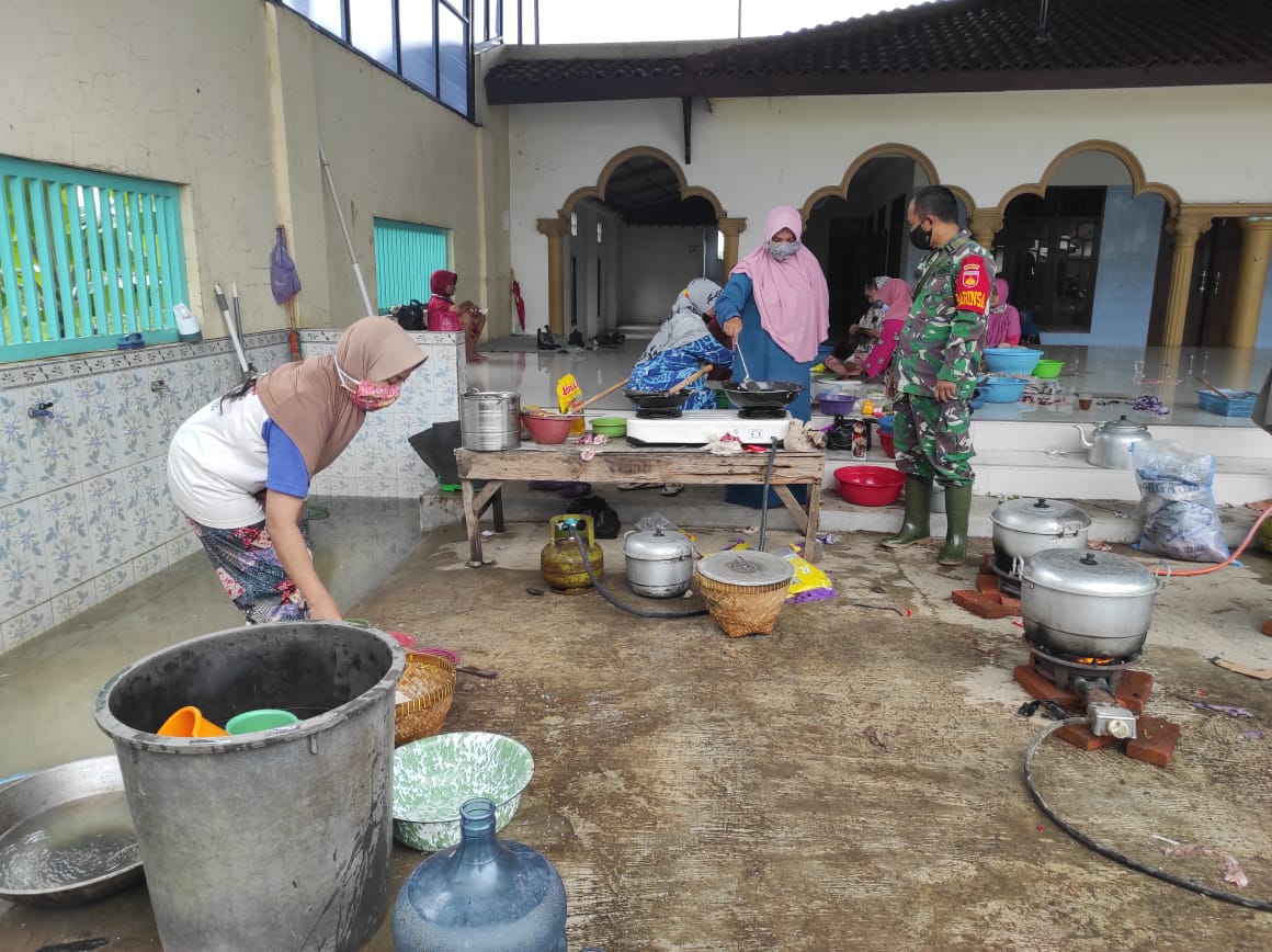 MDMC PEKALONGAN DIRIKAN 17 Dapur Umum Berbasis Masjid Mushola