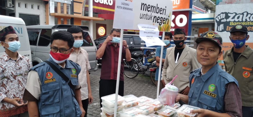 Milad Berkah, Pemuda Muhammadiyah Kota Semarang Bagikan Ratusan Takjil Gratis