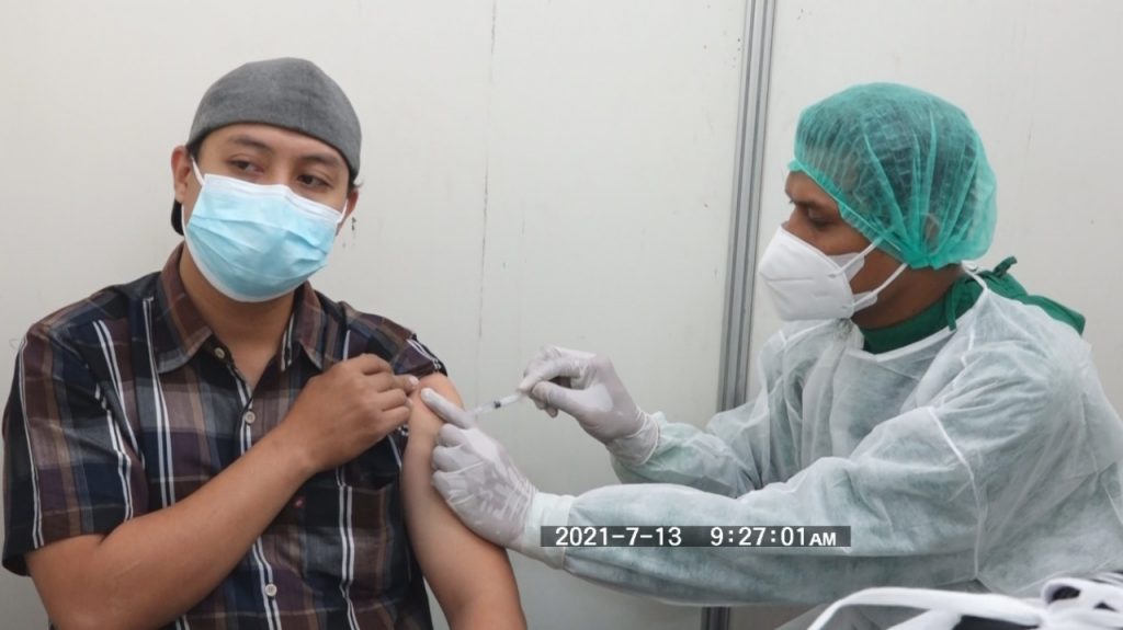 Sejumlah 3.500 Warga Kota Semarang, Ikuti Vaksin Massal di UNIMUS