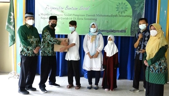 MPS PDM Kota Semarang Salurkan Bantuan untuk Anak Yatim Piatu Korban Covid-19