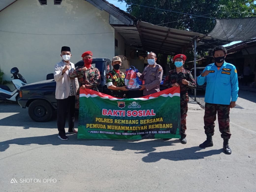 Kompak, Polres Rembang dan Pemuda Muhammadiyah adakan Bakti Sosial