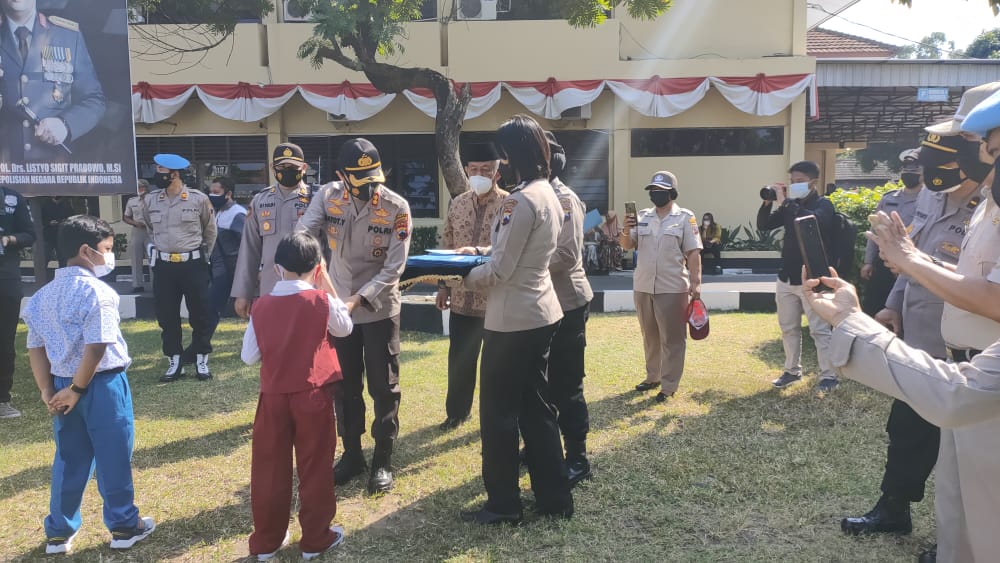 Rizki, Siswa SD Muhammadiyah 1 Solo Terkejut Raih Beasiswa Polresta Surakarta