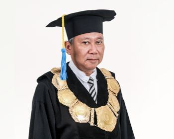 Prof Sofyan Anief, Rektor Universitas Muhammadiyah Surakarta