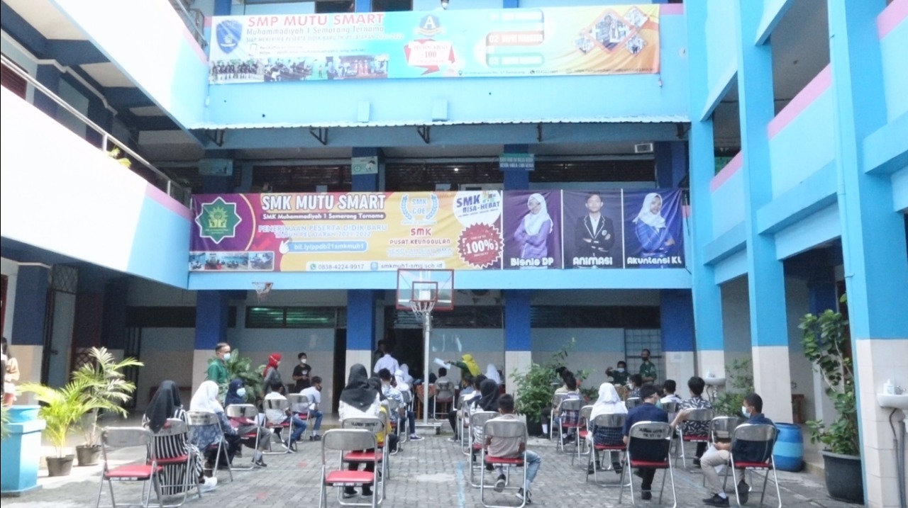 Persiapan Sekolah Tatap Muka, SMP dan SMK Muhammadiyah 1 Semarang Gelar Vaksinasi