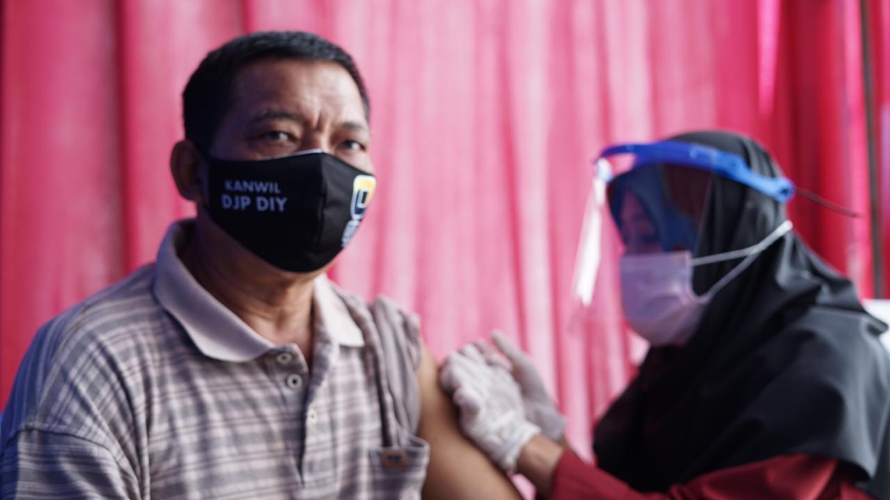 Vaksinasi Lintas Iman di Banjarnegara, Ketua MDMC: Tidak ada Suatu Agama pun yang Kebal Covid-19