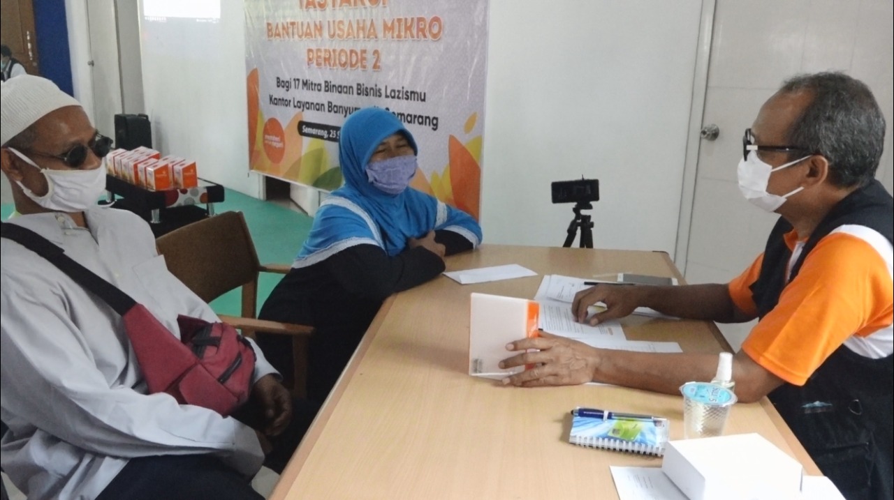 Lazismu KL Banyumanik Tasyarufkan Bantuan Usaha Mikro untuk Mitra Binaan