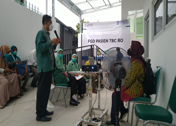 Syaifulloh, S.sos, Kom. MM ketua Lazismu KLZ RS Roemani Muhammadiyah menyampaikan program-program lazismu