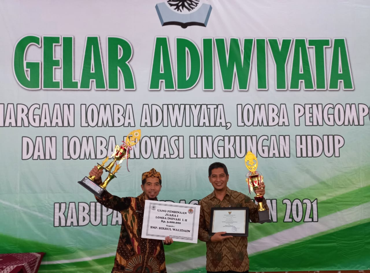 Keren, SMP Birrul Walidain Muhammadiyah Sragen Sabet Dua Piala dari DHL