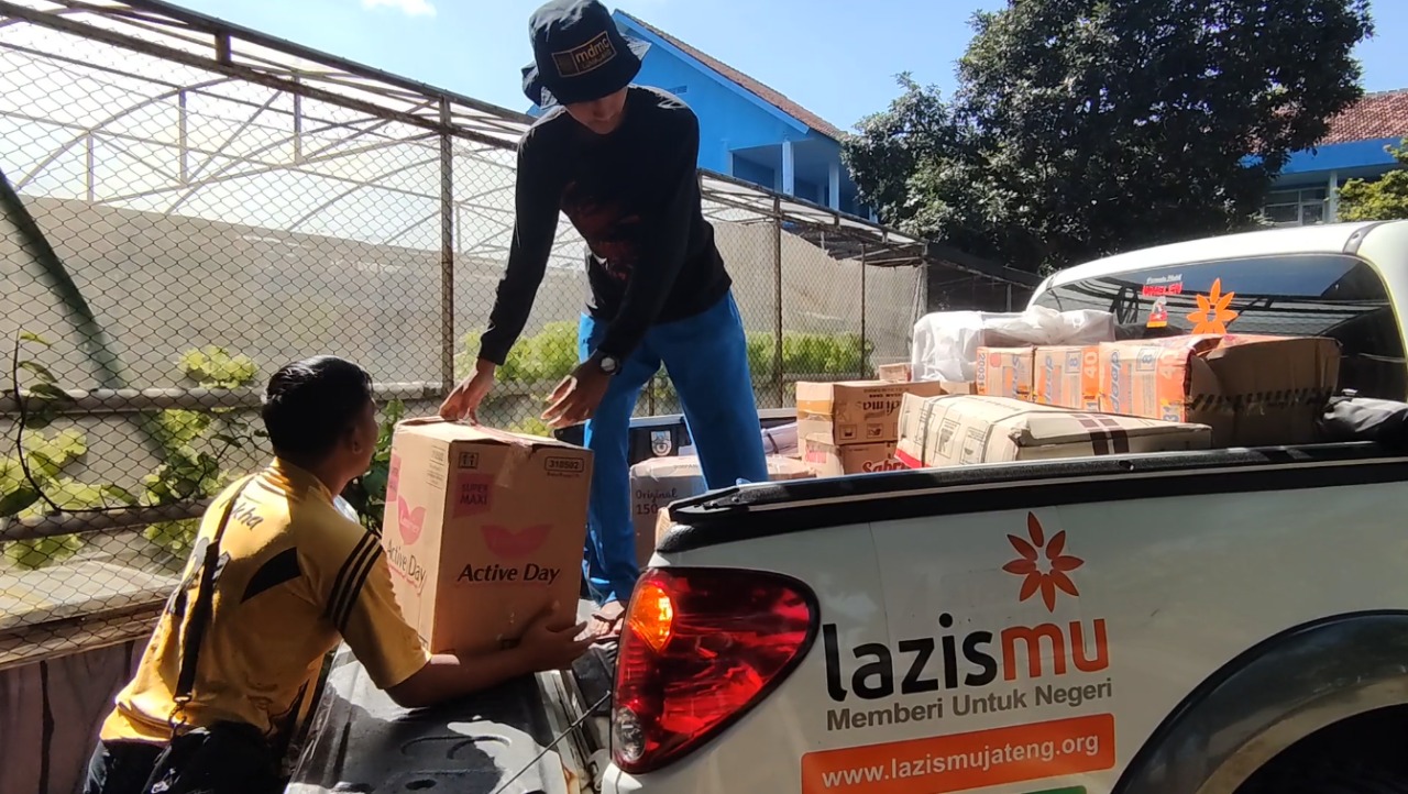 Lazismu Jateng Kirimkan Bantuan Logistik Untuk Korban Bencana Semeru