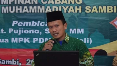AUM