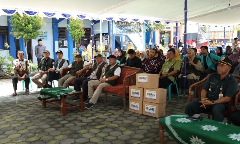 Eksklusif! UMS Gelar Proyek Kemanusiaan MBKM untuk Korban Banjir Demak ...