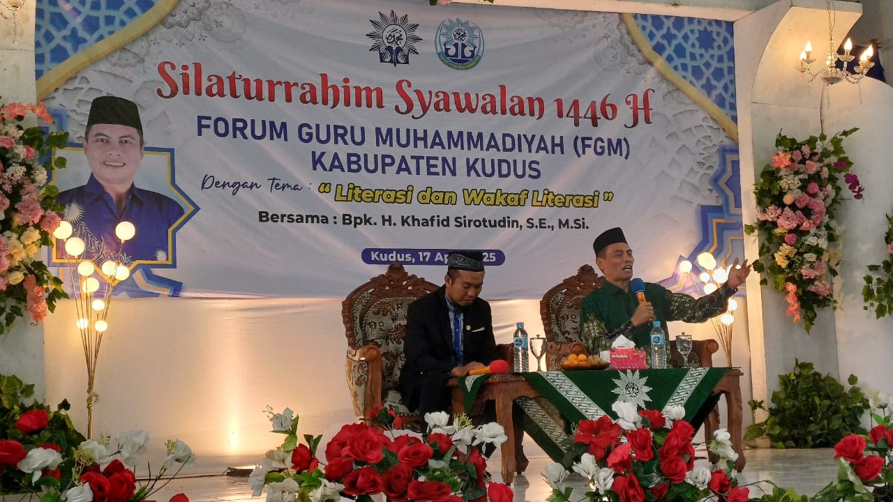 Jadi Narasumber Syawalan FGM Kudus, Khafid Ajak Para Guru Tidak Hanya Mengajar Tapi Juga Menulis | Muhammadiyah Jateng