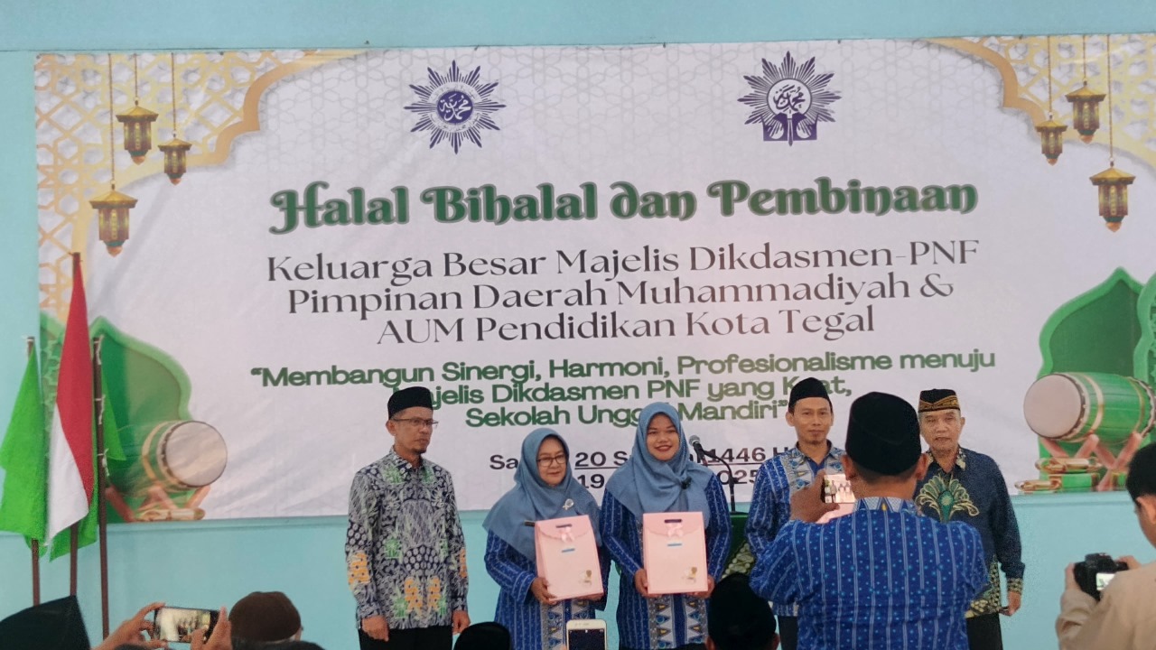 Heboh! Kepala Sekolah dan Guru SMP Muhammadiyah 3 Tegal Borong Penghargaan Prestisius PKKS 2024 | Muhammadiyah Jateng