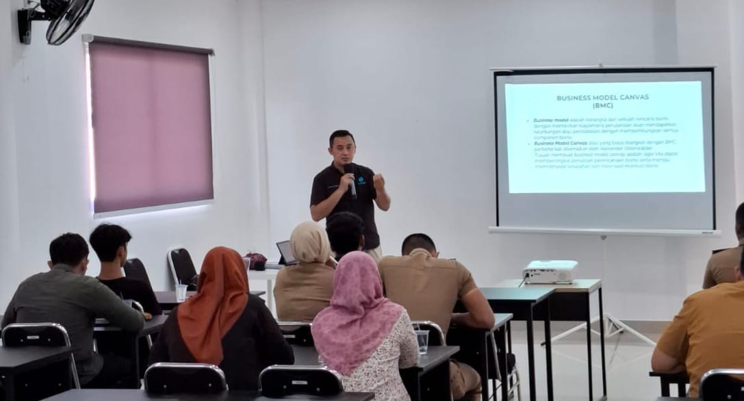 Pelatihan Digital Marketing Ini Bikin UMKM Semarang Melek Teknologi dan Naik Kelas! | Muhammadiyah Jateng