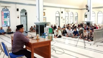 Suasana Kajian Ahad Pagi di Masjid Al-Hikmah Cepu bersama Ustadz Abdul Haris Zulmi.