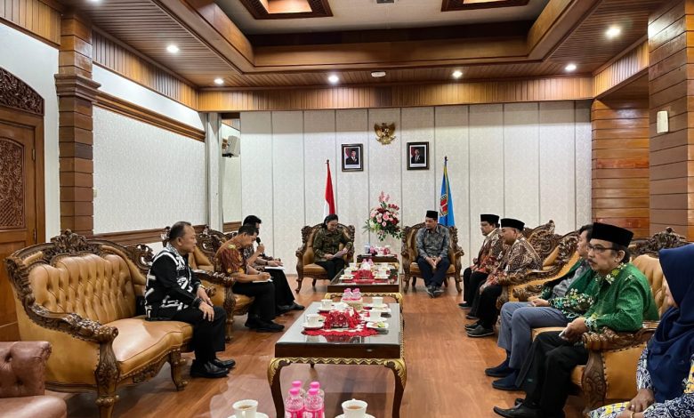 Wali Kota Semarang menyiapkan dua tiket umrah sebagai hadiah utama Milad Muhammadiyah ke-113.