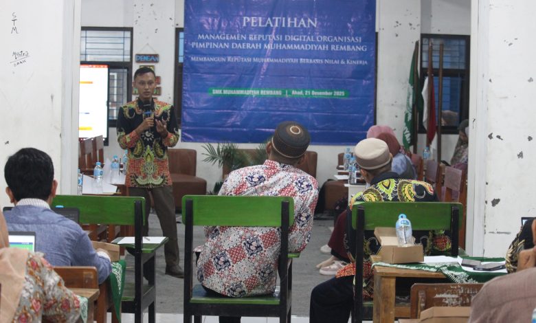 Pelatihan reputasi digital PDM Rembang