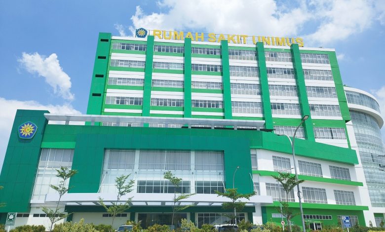 Gedung utama Rumah Sakit UNIMUS bagian dari jaringan rumah sakit Muhammadiyah di Jawa Tengah dengan fasilitas medis modern.