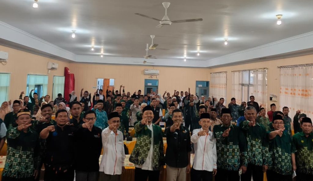 Foto bersama pengurus PDM dan KL Lazismu Kabupaten Tegal dalam Rakerda 2026.
