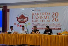 Ikhwanushoffa memberikan arahan mengenai Kurban Rendang dan Filantropi Digital di Rakerda Lazismu Kabupaten Tegal.