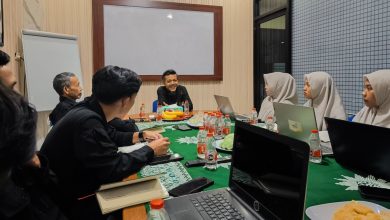 Ikhwanushoffa memberikan arahan kepada amil Lazismu Kabupaten Tegal terkait kinerja dan budaya kerja positif.