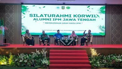 Diskusi panel Temu Alumni PW IPM Jawa Tengah di Unimugo Gombong membahas persiapan Muktamar XXIV IPM Makassar dan tema Membumikan Arah Baru IPM.