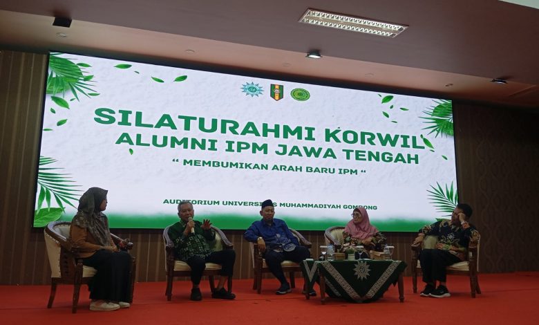 Diskusi panel Forum Silaturahmi Korwil Alumni IPM Jawa Tengah di Universitas Muhammadiyah Gombong mengenai transformasi kader.