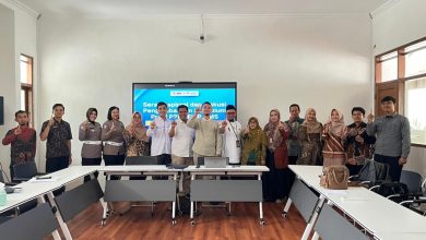 Forum serap aspirasi dan diskusi pengembangan kurikulum Prodi PPKn UMS bersama dosen, guru, kepolisian, dan praktisi pendidikan di Laboratorium PPG FKIP UMS, Surakarta.