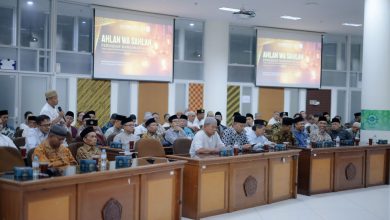 Tokoh masyarakat dan takmir masjid mengikuti kegiatan Pengajian dan Silaturahmi Ramadan yang diselenggarakan Universitas Muhammadiyah Surakarta (UMS).