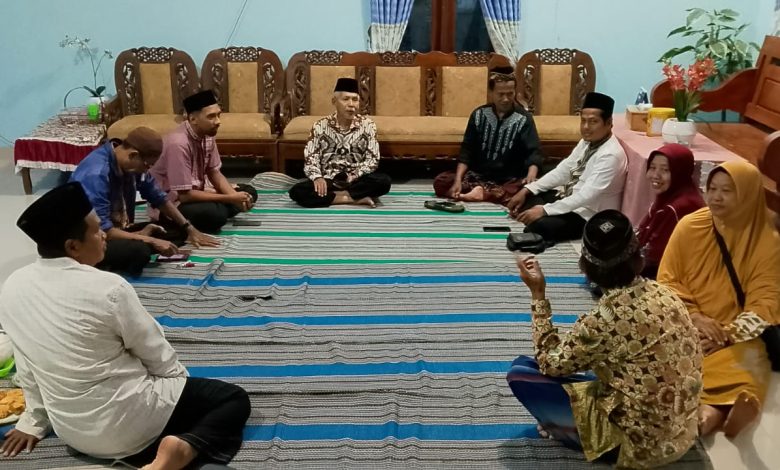 Pertemuan silaturahmi LPCR dengan PCM Klambu bersama pengurus Muhammadiyah di Menawan, Klambu, Grobogan untuk membahas penguatan ranting.