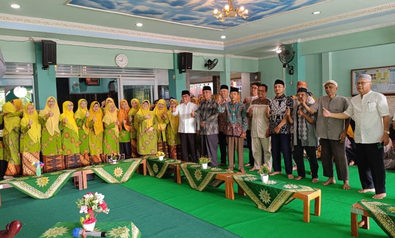 PCA Semarang Barat bersama PCM dan warga Manyaran dalam kegiatan Ramadhan Berbagi Berkah di Masjid Baitul Iman.