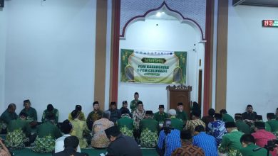 Ratusan jamaah Muhammadiyah memenuhi area dalam dan halaman Masjid An-Nur Colomadu saat mengikuti kajian Turba PDM Karanganyar.