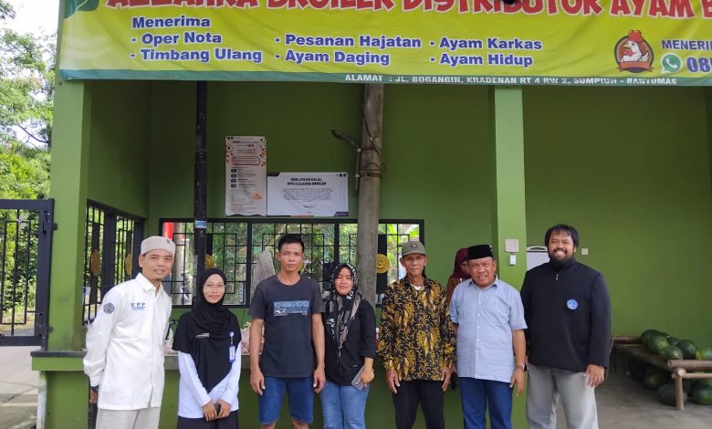 Tim auditor halal LPHKHT Muhammadiyah dan Sentra Halal UMP melakukan audit halal di RPU Azzahra Broiler Sumpiuh, Banyumas.