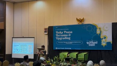 Kegiatan upgrading dan buka puasa bersama PT Sinar Muhindo Konstruksi di Ballroom Hotel Grasia Semarang diikuti puluhan karyawan sebagai bagian dari penguatan bisnis kontraktor.
