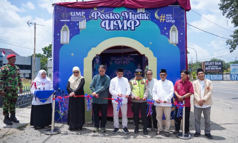 Peresmian Posko Mudik UMP di Masjid At-Tajdiid Purwokerto oleh UMP bersama Kepolisian dan PDPM Banyumas.