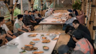 Suasana buka puasa bersama UMS dengan wartawan Solo Raya di RM Rasa Mirasa, Surakarta.