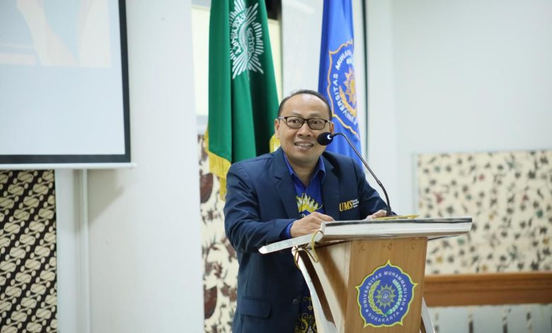 Wakil Rektor I UMS, Prof. Ihwan Susila, menyampaikan sambutan dalam Seminar Internasional tentang agama dan kesehatan mental Muslim di Universitas Muhammadiyah Surakarta.