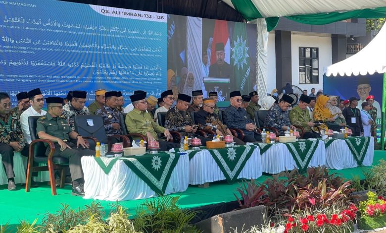 Prof. Abdul Mu’ti menghadiri Syawalan Muhammadiyah Sulawesi Selatan di Gedung Pusat Dakwah Muhammadiyah Sulsel, Makassar, bersama jajaran pimpinan dan tamu undangan.