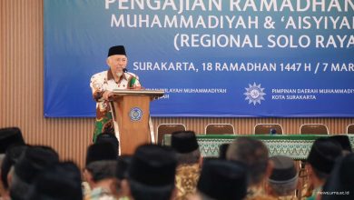 Prof Fattah menyampaikan sambutan dalam Pengajian Ramadan Muhammadiyah Regional Soloraya di Universitas Muhammadiyah Surakarta