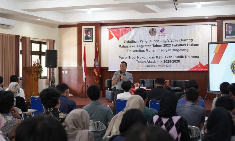 Suasana pelatihan legislative drafting Fakultas Hukum UNIMMA yang diikuti mahasiswa angkatan 2022 di Aula Fikes Kampus 2 UNIMMA, Magelang.