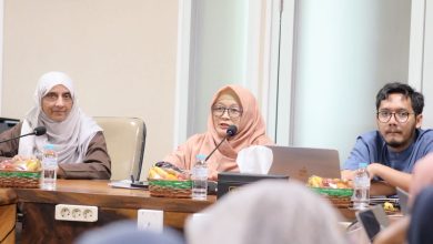 Narasumber memaparkan materi dalam pelatihan terapi BA-M di Universitas Muhammadiyah Surakarta (UMS) yang membahas peran aktivitas bermakna dan nilai spiritual dalam pemulihan depresi.