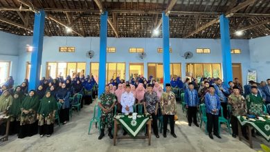 Ratusan guru dan karyawan Muhammadiyah serta ’Aisyiyah se-Pedan mengikuti acara halalbihalal di Islamic Center Muhammadiyah Pedan.